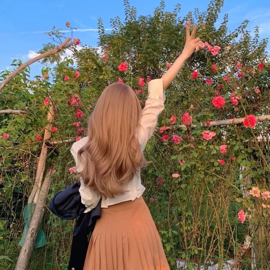 她离奇消失后，闺蜜大佬黑化了